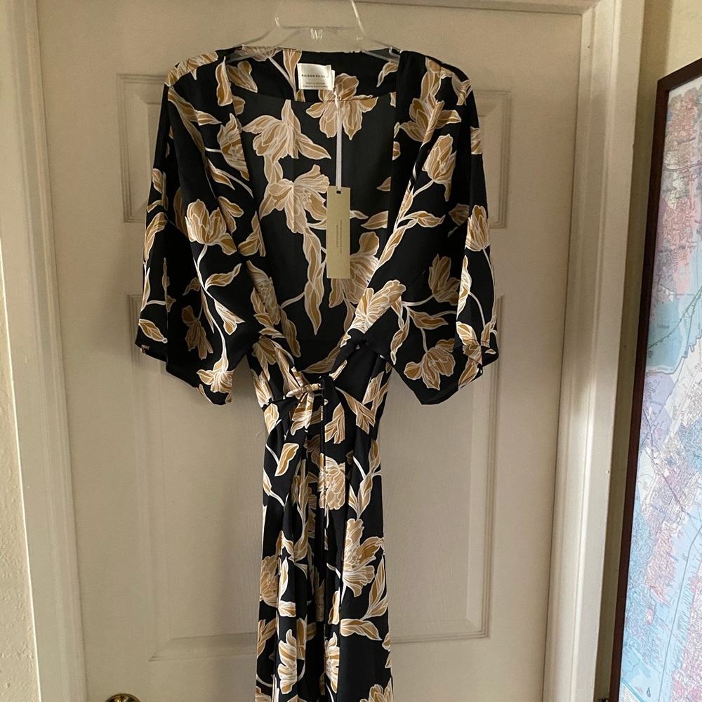 NWT Maison Du Soir kimono s/m
